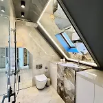 Sunset Terrace 아파트