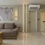 Sunset Terrace 아파트 *